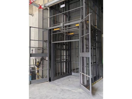 導(dǎo)軌式升降平臺